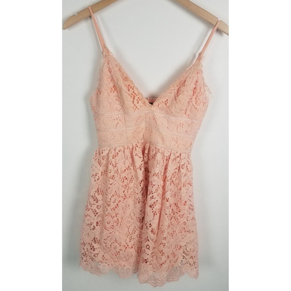 NBD REVOLVE Women's Sz. XS Give It Up Light Pink Lace Mini Dress - Picture 2 of 9